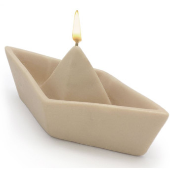 Papierbootform zur Herstellung von Kerzen.